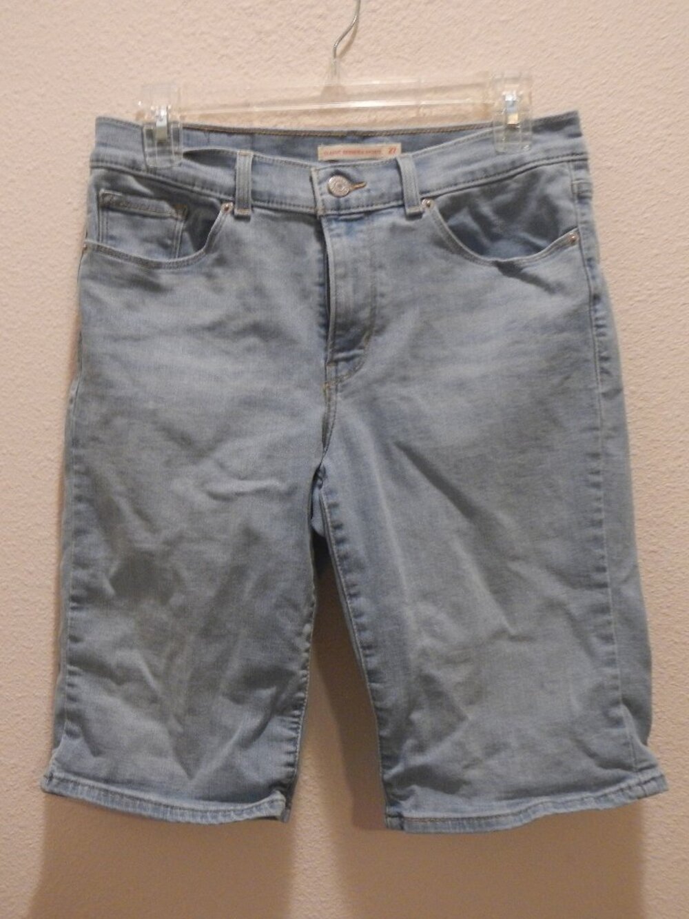 Levi Strauss Classic Bermuda Shorts Womens Size 27 Denim Blue Jean 5 pocket EUC